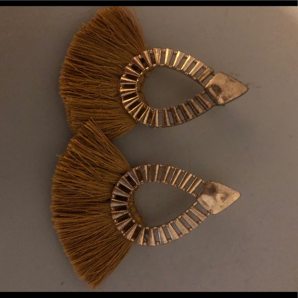 Beautiful frayed gold earrings